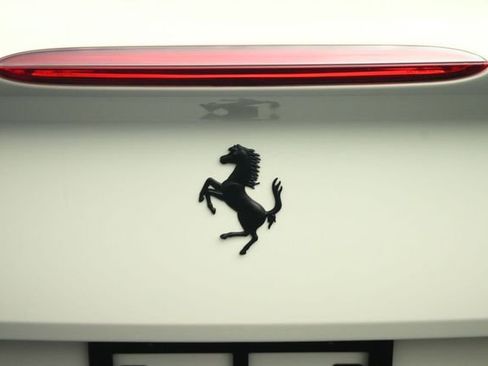 Used 2020 Ferrari Portofino RWD image 53