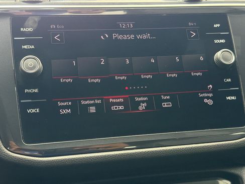 Used 2022 Volkswagen Tiguan SE R-Line AWD/4WD image 19