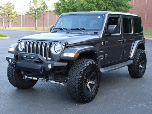 Used 2022 Jeep Wrangler Unlimited Sahara w/ Cold Weather Group AWD/4WD image 27