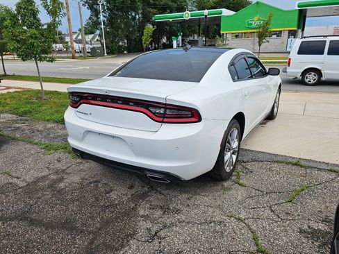 Used 2022 Dodge Charger SXT AWD/4WD image 15