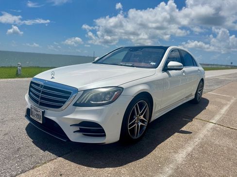 Used 2018 Mercedes-Benz S 560 Sedan image 2