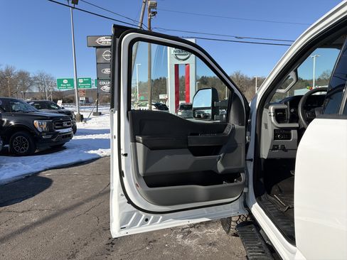 Used 2023 Ford F250 XLT w/ FX4 Off-Road Package image 11