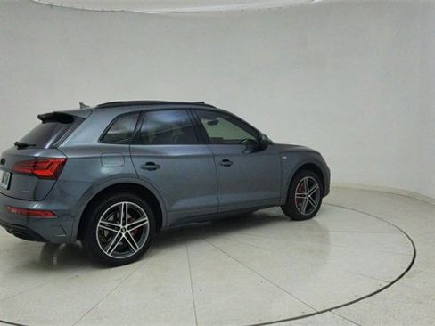 Used 2024 Audi Q5 e Prestige w/ Prestige Package image 76
