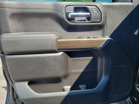 Used 2022 Chevrolet Silverado 1500 LT image 12