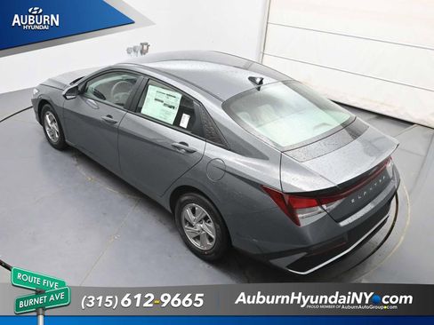 New 2026 Hyundai Elantra SE FWD image 24