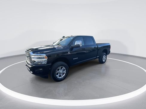 Used 2024 RAM 2500 Laramie AWD/4WD image 8