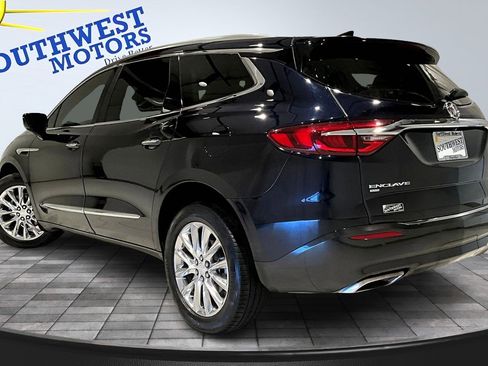 Used 2020 Buick Enclave Premium w/ Sun and Sites Package image 4