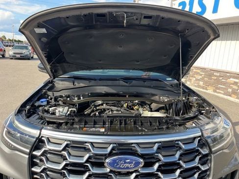 Used 2025 Ford Explorer Platinum w/ LUX Leather Package AWD/4WD image 23