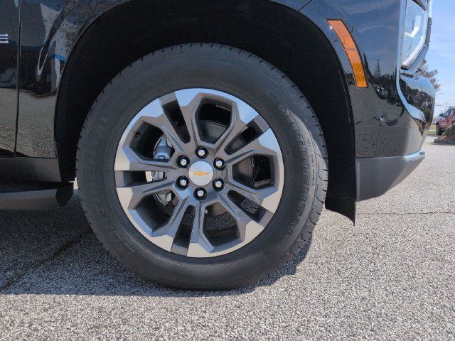 Used 2026 Chevrolet Tahoe LS RWD image 11