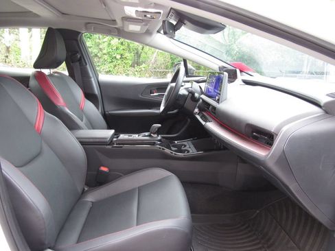 Certified 2026 Toyota Prius Plug-In Hybrid FWD image 19