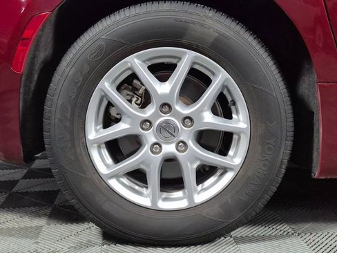 Used 2022 Chrysler Voyager LX image 26