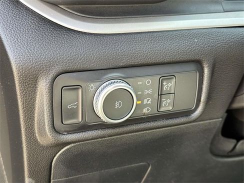 Used 2022 Ford Explorer XLT w/ Equipment Group 202A image 18