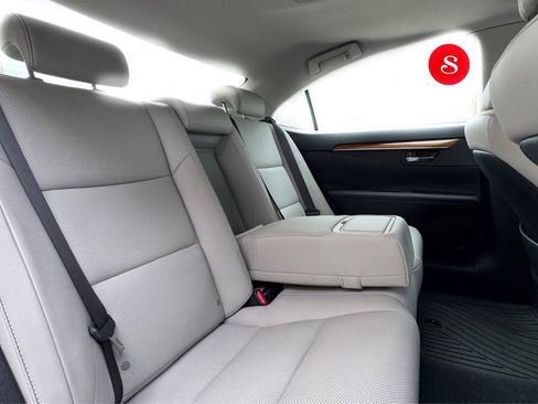 Used 2015 Lexus ES 300h w/ Navigation System Package FWD image 25