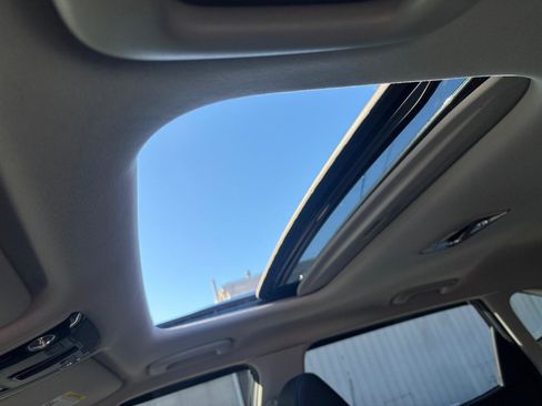 Used 2024 Kia Seltos SX w/ SX Sunroof Package image 9