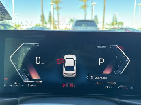 Used 2024 BMW 330i Sedan w/ Convenience Package RWD image 18