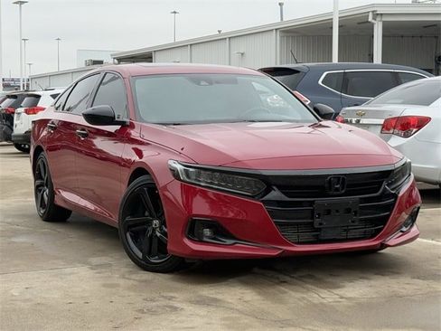 Used 2021 Honda Accord Sport image 2