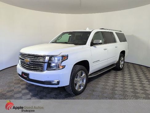 Used 2016 Chevrolet Suburban LTZ image 6