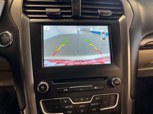 Used 2017 Ford Fusion Energi SE FWD image 29