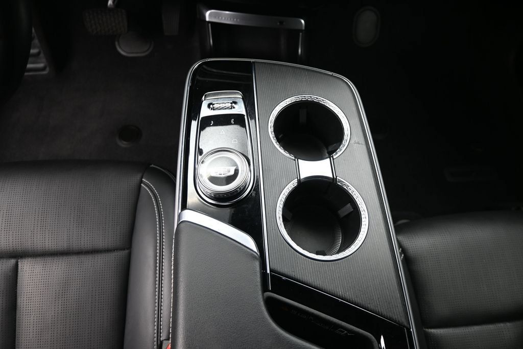 Certified 2025 Cadillac Lyriq Luxury AWD/4WD image 16