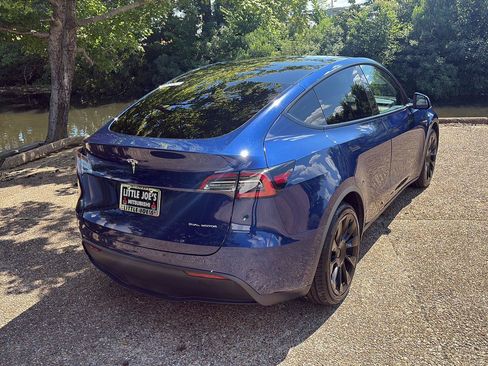 Used 2021 Tesla Model Y Long Range AWD/4WD image 5