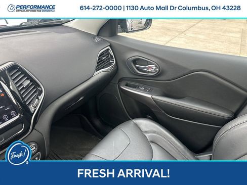 Used 2019 Jeep Cherokee Limited image 24