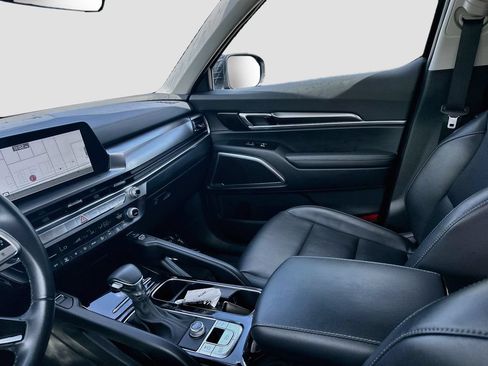 Used 2025 Kia Telluride S FWD image 24