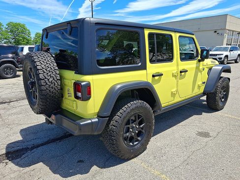 Used 2024 Jeep Wrangler Unlimited AWD/4WD image 8