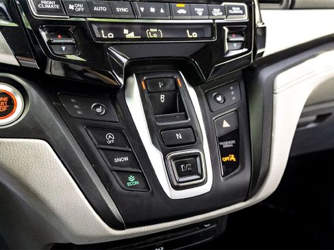 Used 2018 Honda Odyssey Touring image 24