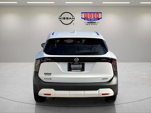 Certified 2025 Nissan Kicks SV image 4
