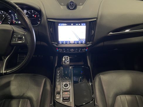 Used 2022 Maserati Levante GT AWD/4WD image 17
