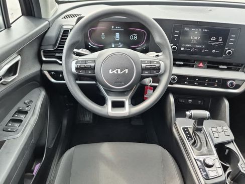 Used 2023 Kia Sportage LX AWD/4WD image 11