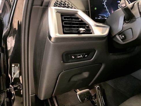 Used 2024 BMW X5 sDrive40i w/ M Sport Package RWD image 29