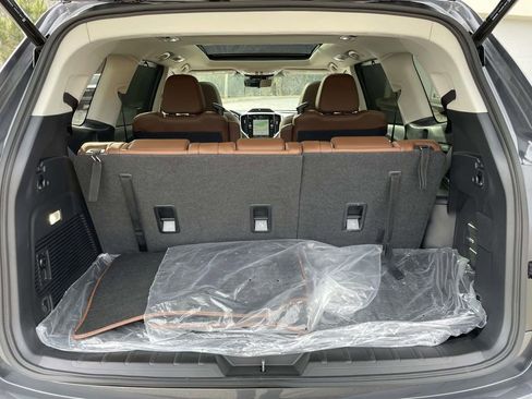 Certified 2025 Subaru Ascent Touring w/ Popular Package #2 image 10