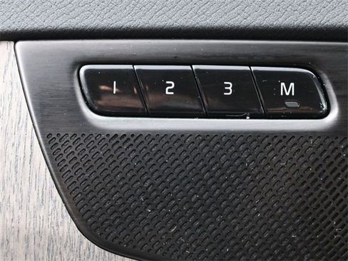 Used 2023 Volvo XC90 B6 Plus w/ Protection Package Premier image 27