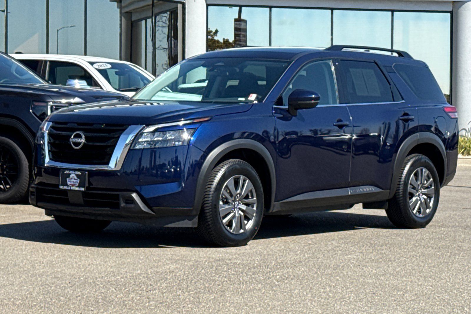 Certified 2025 Nissan Pathfinder SV AWD/4WD image 10
