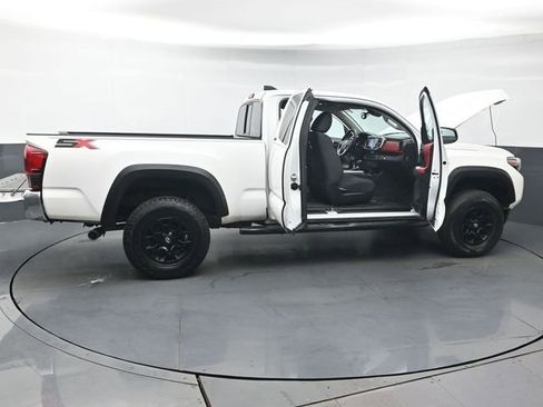 Used 2023 Toyota Tacoma SR5 AWD/4WD image 49