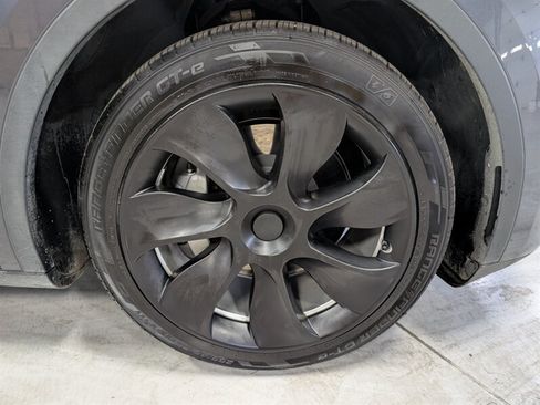 Used 2021 Tesla Model Y Long Range AWD/4WD image 12