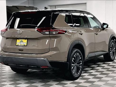 Used 2025 Nissan Rogue SL w/ Tech Package AWD/4WD image 13