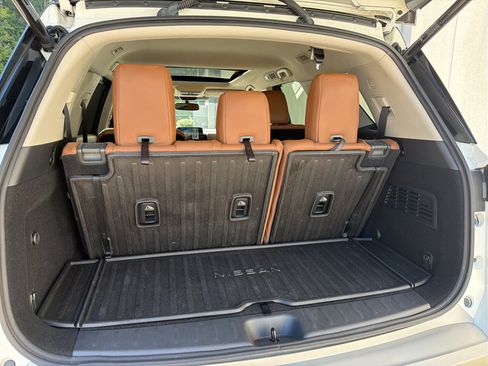 Certified 2022 Nissan Pathfinder Platinum w/ Cargo Package AWD/4WD image 15