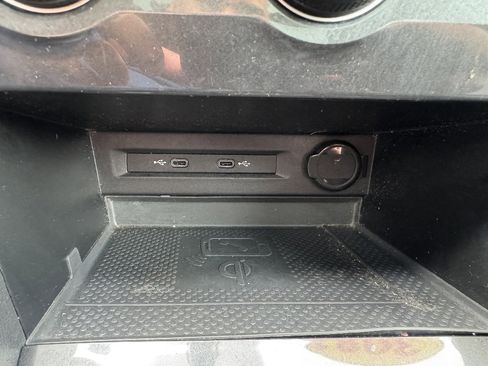 Used 2021 Volkswagen Tiguan SE R-Line image 19