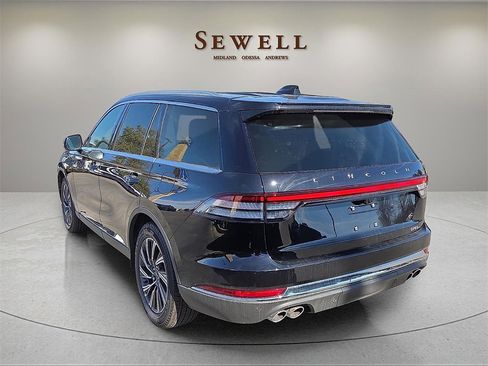New 2026 Lincoln Aviator 2WD image 3