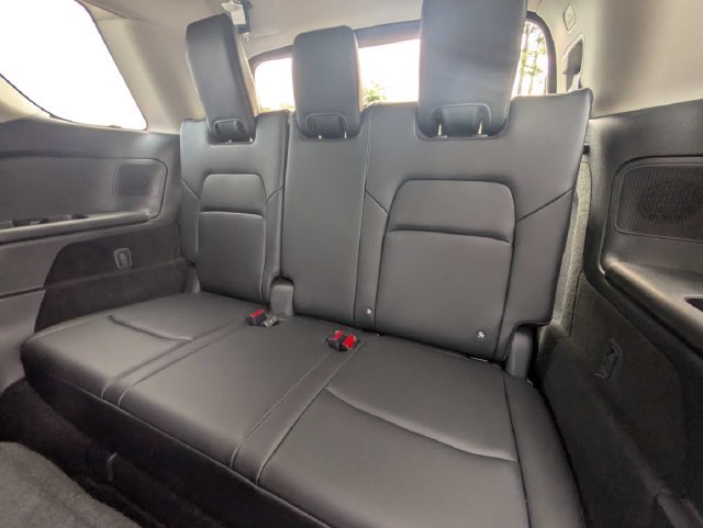 Used 2025 Nissan Pathfinder Platinum w/ Black Appearance Package FWD image 15