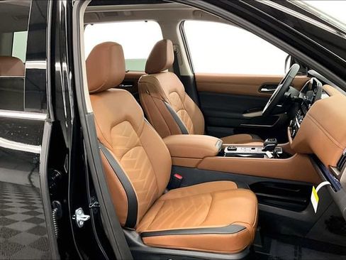 New 2025 Nissan Pathfinder Platinum w/ Lighting Package (N93) image 36