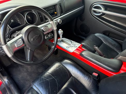 Used 2004 Chevrolet SSR w/ Preferred Equipment Group image 10