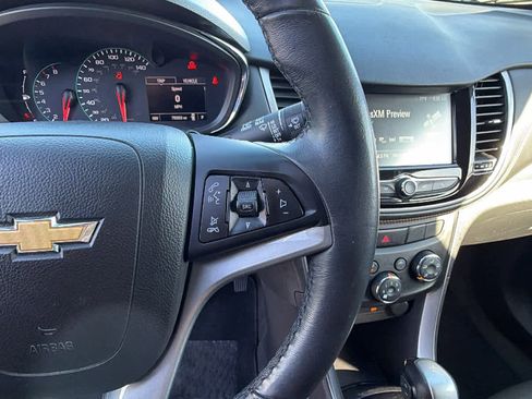 Used 2017 Chevrolet Trax LT w/ LT Convenience Package AWD/4WD image 20