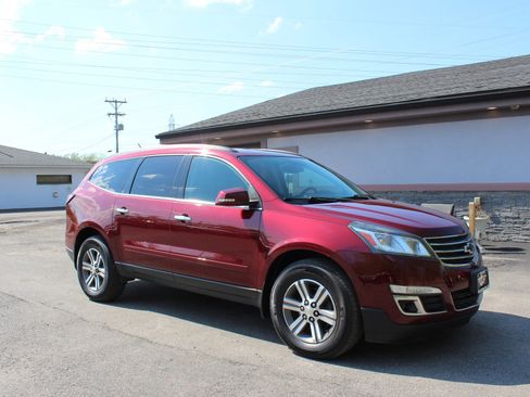 Used 2016 Chevrolet Traverse LT AWD/4WD image 2