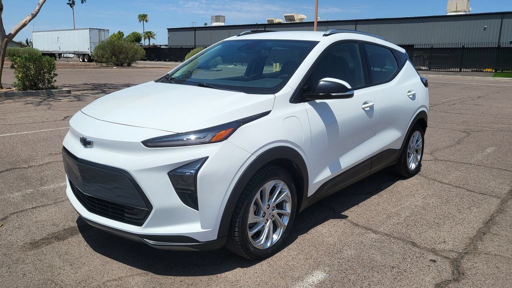 Used 2023 Chevrolet Bolt EUV LT FWD image 4