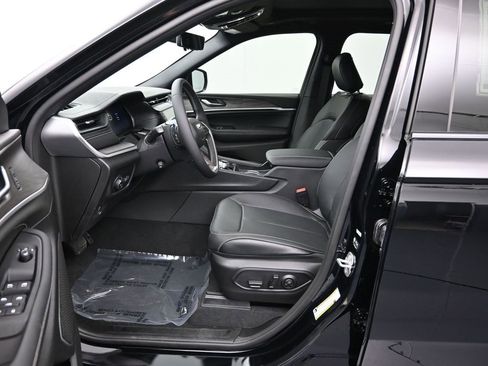 New 2026 Jeep Grand Cherokee Limited image 14