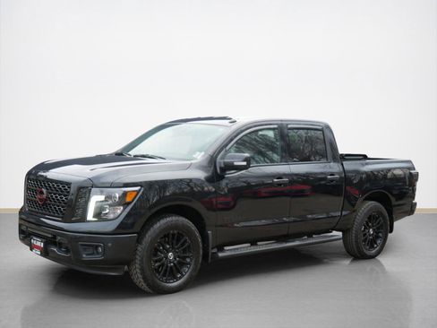Used 2019 Nissan Titan SV w/ SV Convenience Package image 7