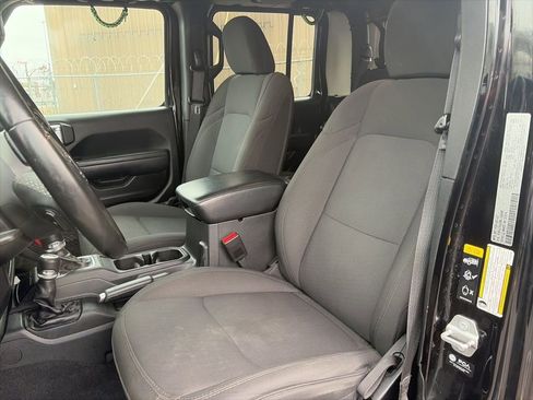 Used 2022 Jeep Gladiator Sport image 12